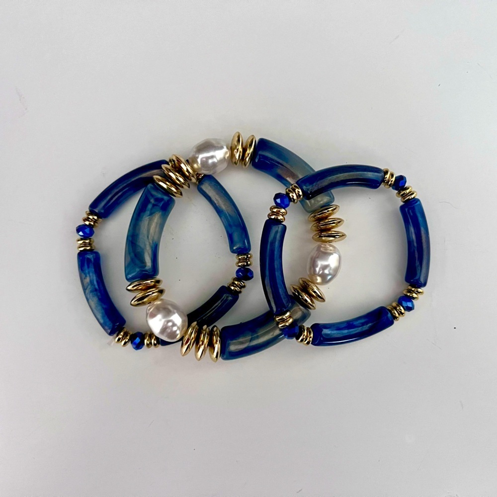 NWOT Set of 3 Blue and Pearl Bangle Bracelets